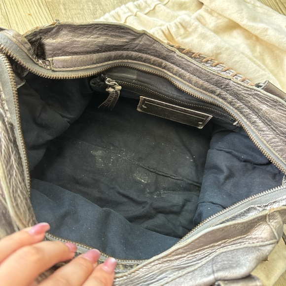 Authentic Balenciaga city bag in silver - Picture 5 of 9
